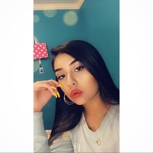 Meet your Posher, Brenda